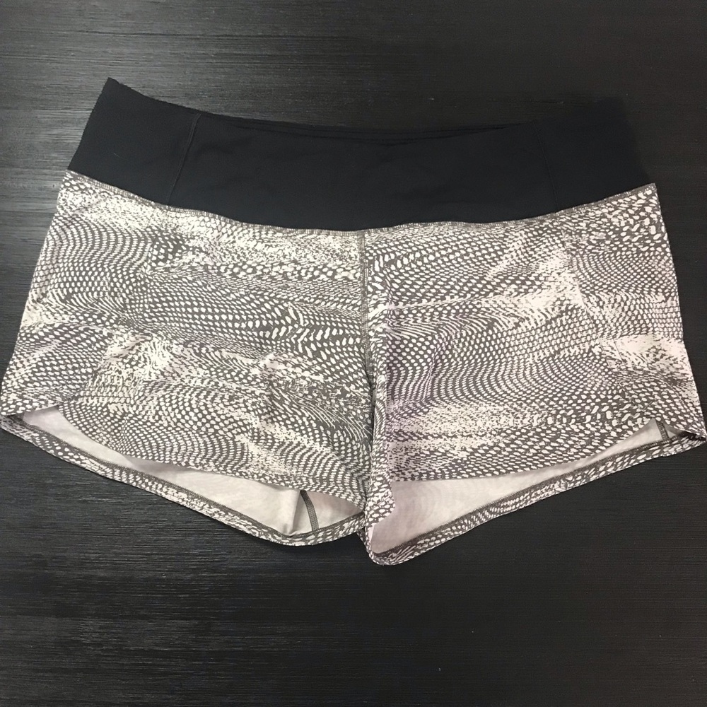 Lululemon Run Times Short II *4"
Swerve Vapor Metal Grey / Black